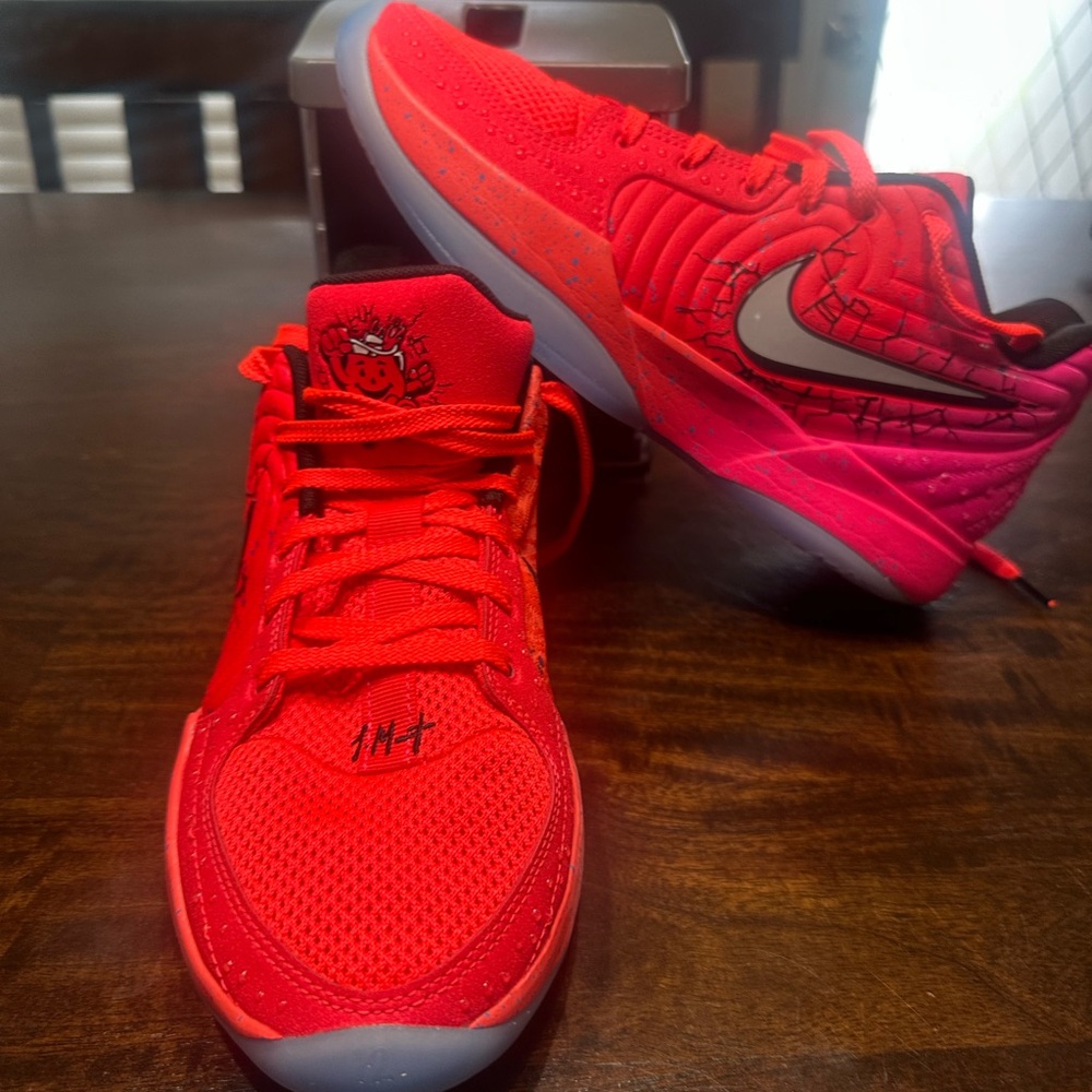 Nike Men's Bright Red and Pink Low-Top Sneakers